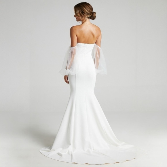 Showpo Semi-New Off-Shoulder Mermaid Women's Statement Sleeve White Gown Size 4 - Picture 3 of 13